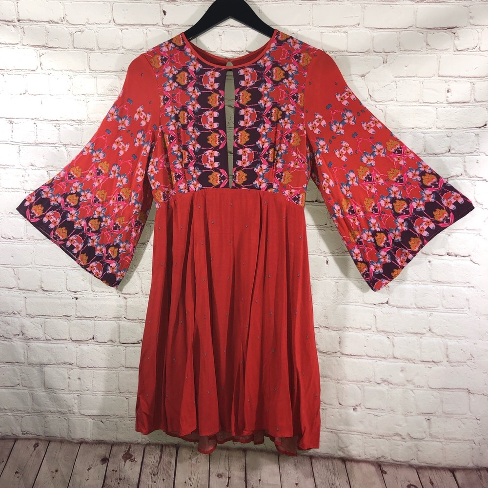 ECOTE Shift Dress Red Floral Bat Wing Sleeves
